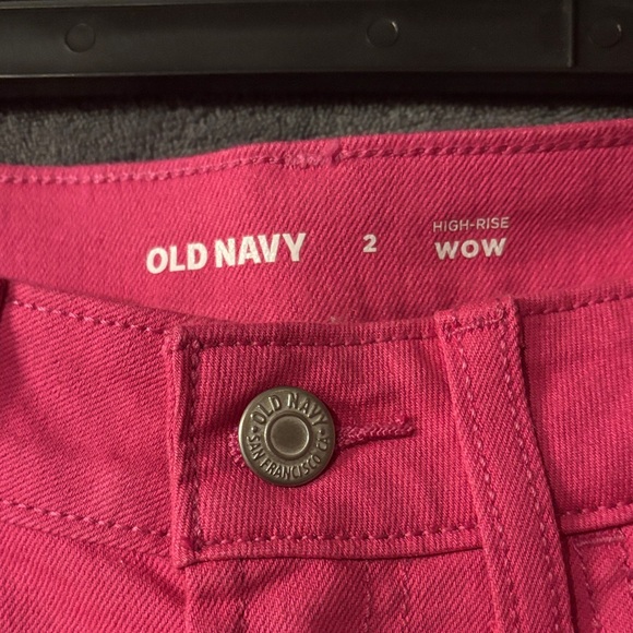 Old Navy Women's High-rise WOW Vibrant Pink Jean Shorts - Picture 2 of 2